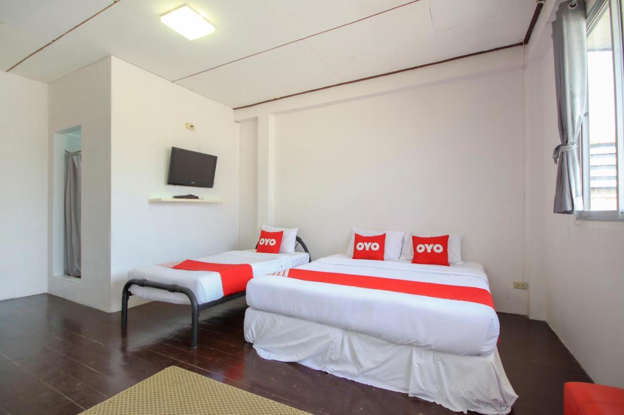 Oyo 1054 Phuket Backpacker Hostel Esterno foto