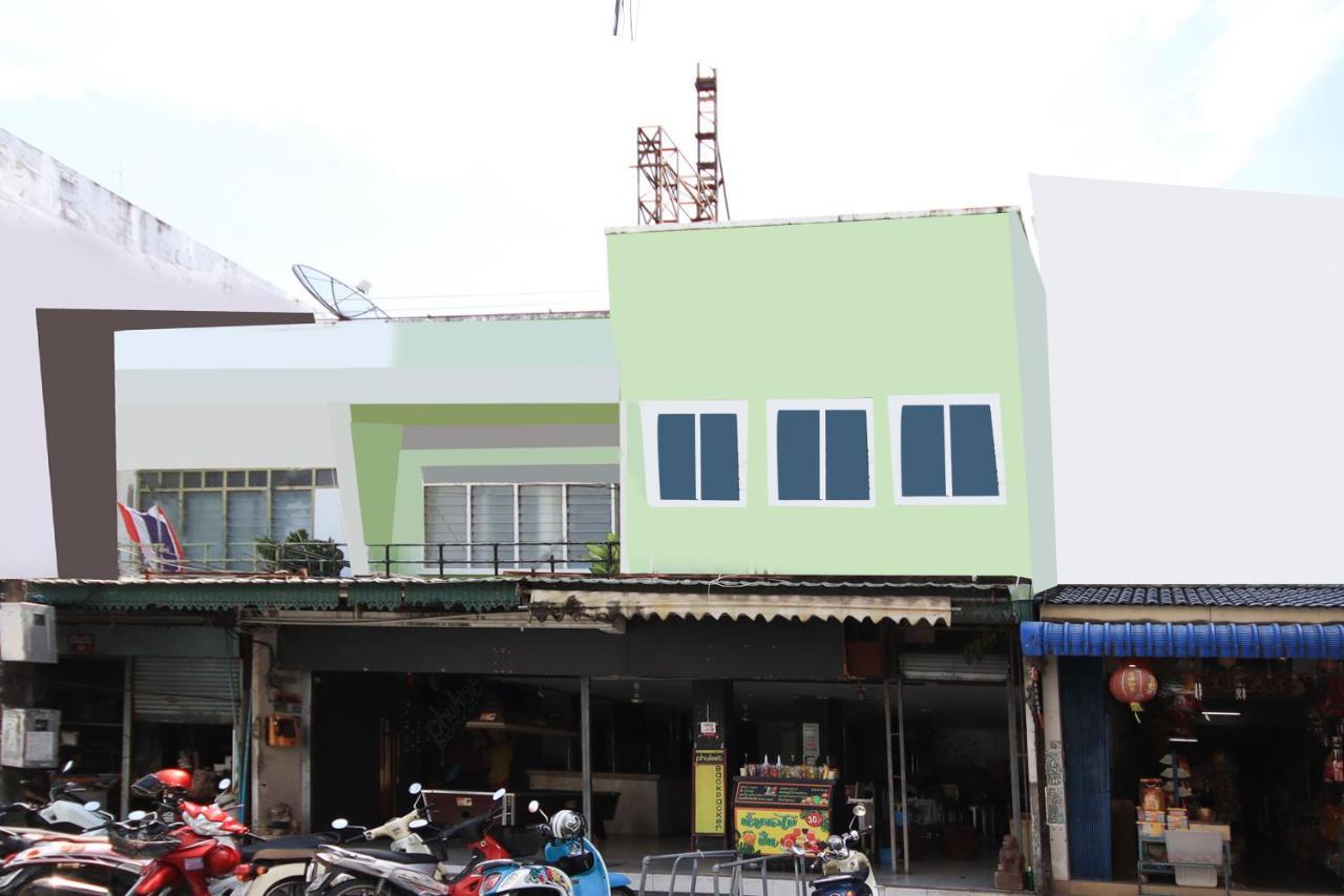 Oyo 1054 Phuket Backpacker Hostel Esterno foto