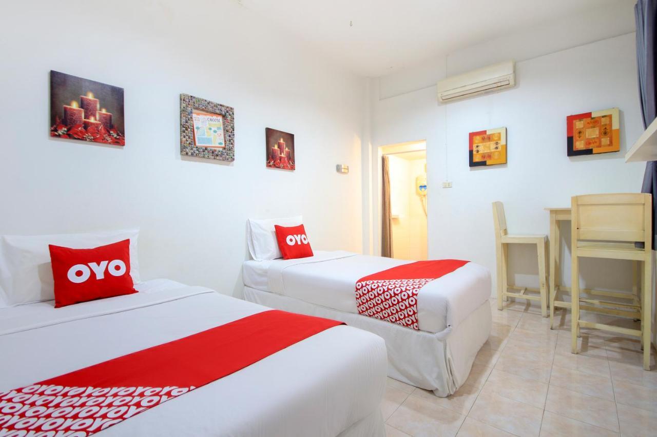 Oyo 1054 Phuket Backpacker Hostel Esterno foto