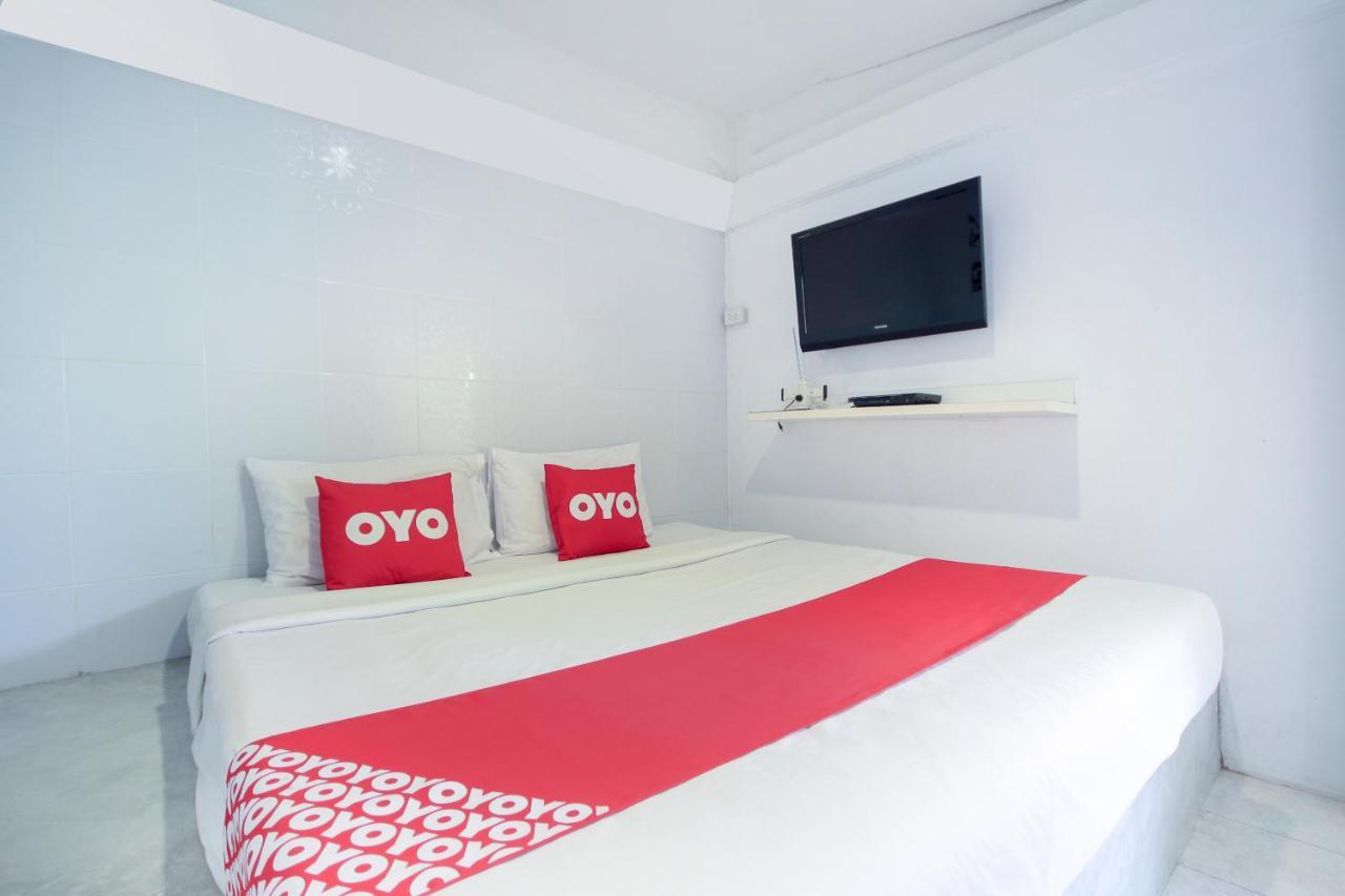 Oyo 1054 Phuket Backpacker Hostel Esterno foto