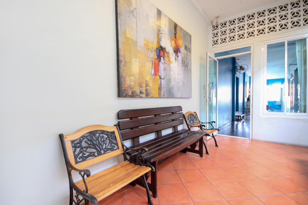 Oyo 1054 Phuket Backpacker Hostel Esterno foto