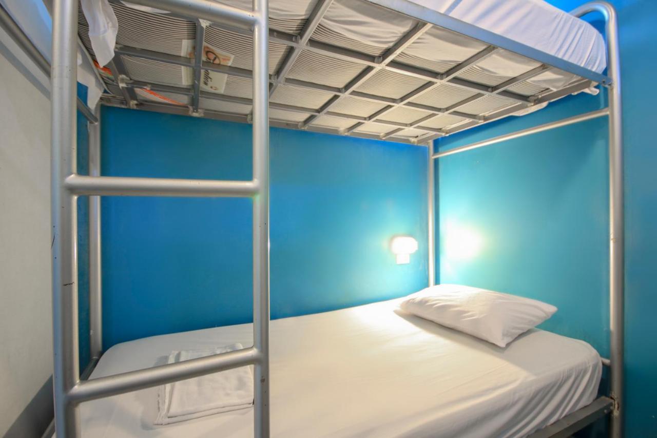 Oyo 1054 Phuket Backpacker Hostel Esterno foto