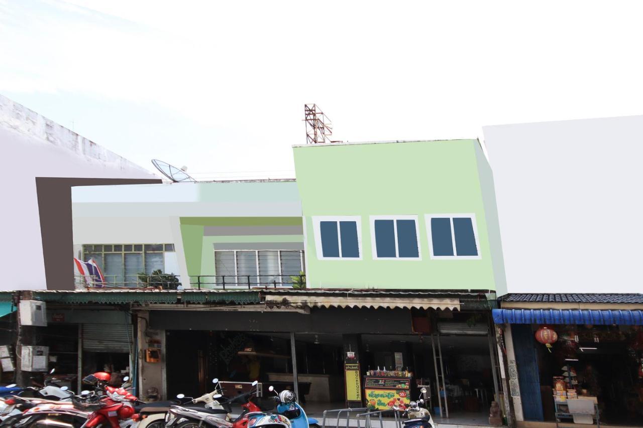 Oyo 1054 Phuket Backpacker Hostel Esterno foto