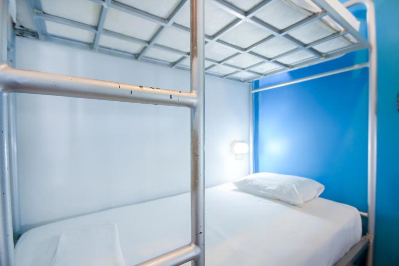 Oyo 1054 Phuket Backpacker Hostel Esterno foto