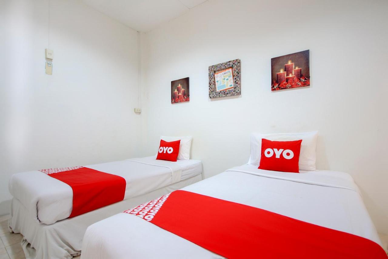 Oyo 1054 Phuket Backpacker Hostel Esterno foto