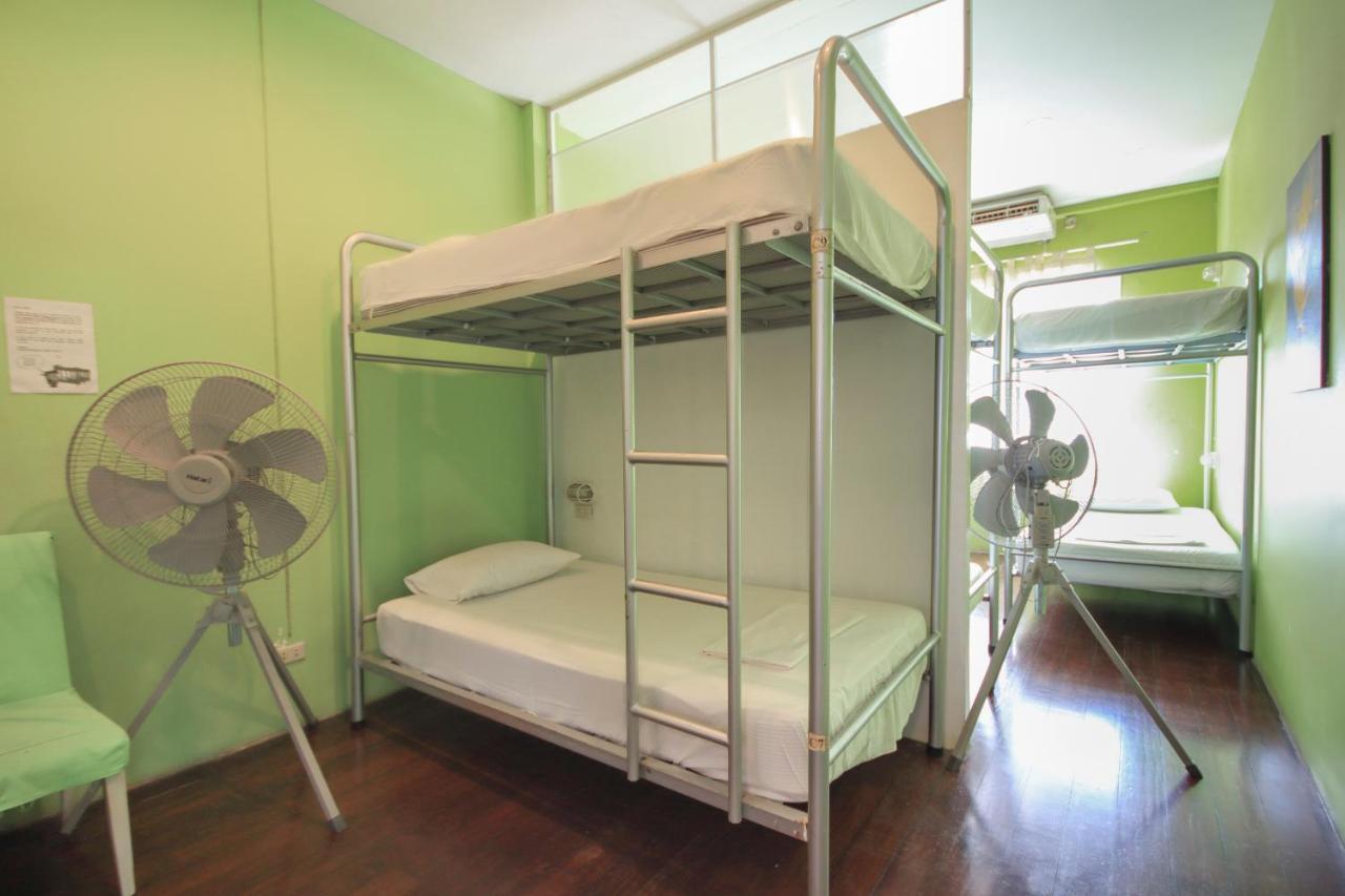 Oyo 1054 Phuket Backpacker Hostel Esterno foto