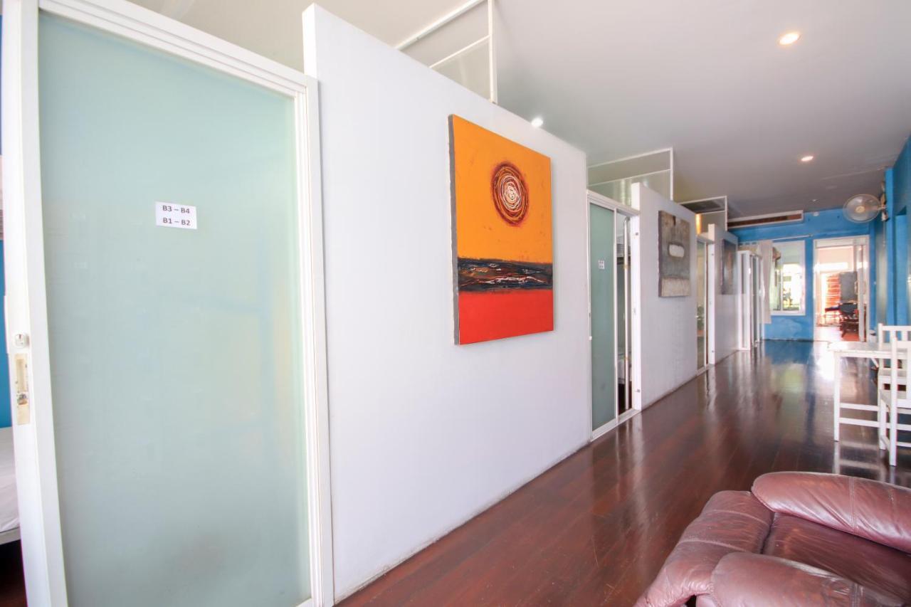 Oyo 1054 Phuket Backpacker Hostel Esterno foto
