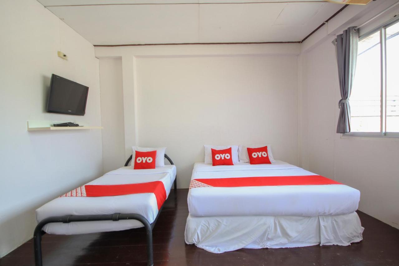 Oyo 1054 Phuket Backpacker Hostel Esterno foto