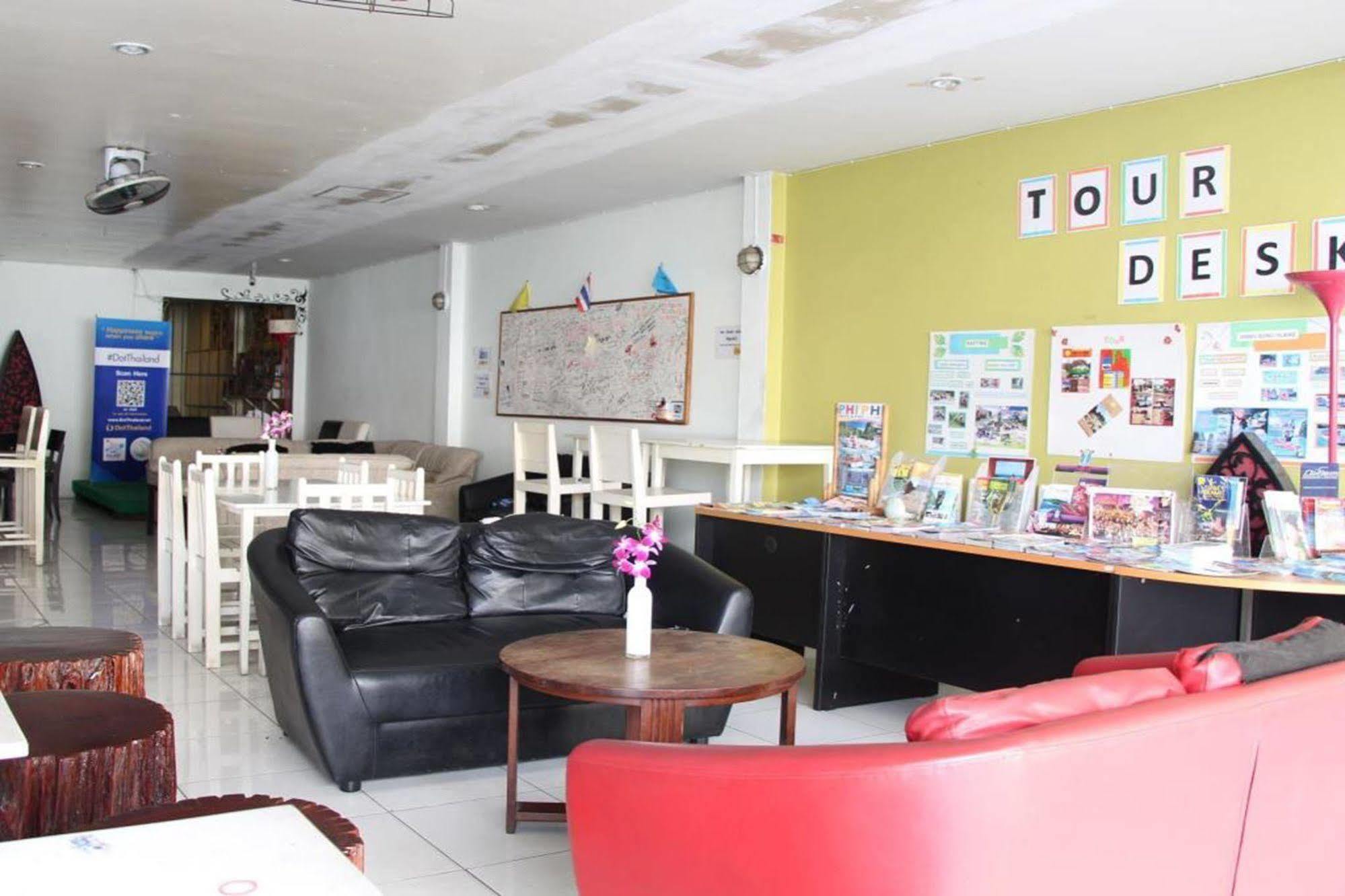 Oyo 1054 Phuket Backpacker Hostel Esterno foto