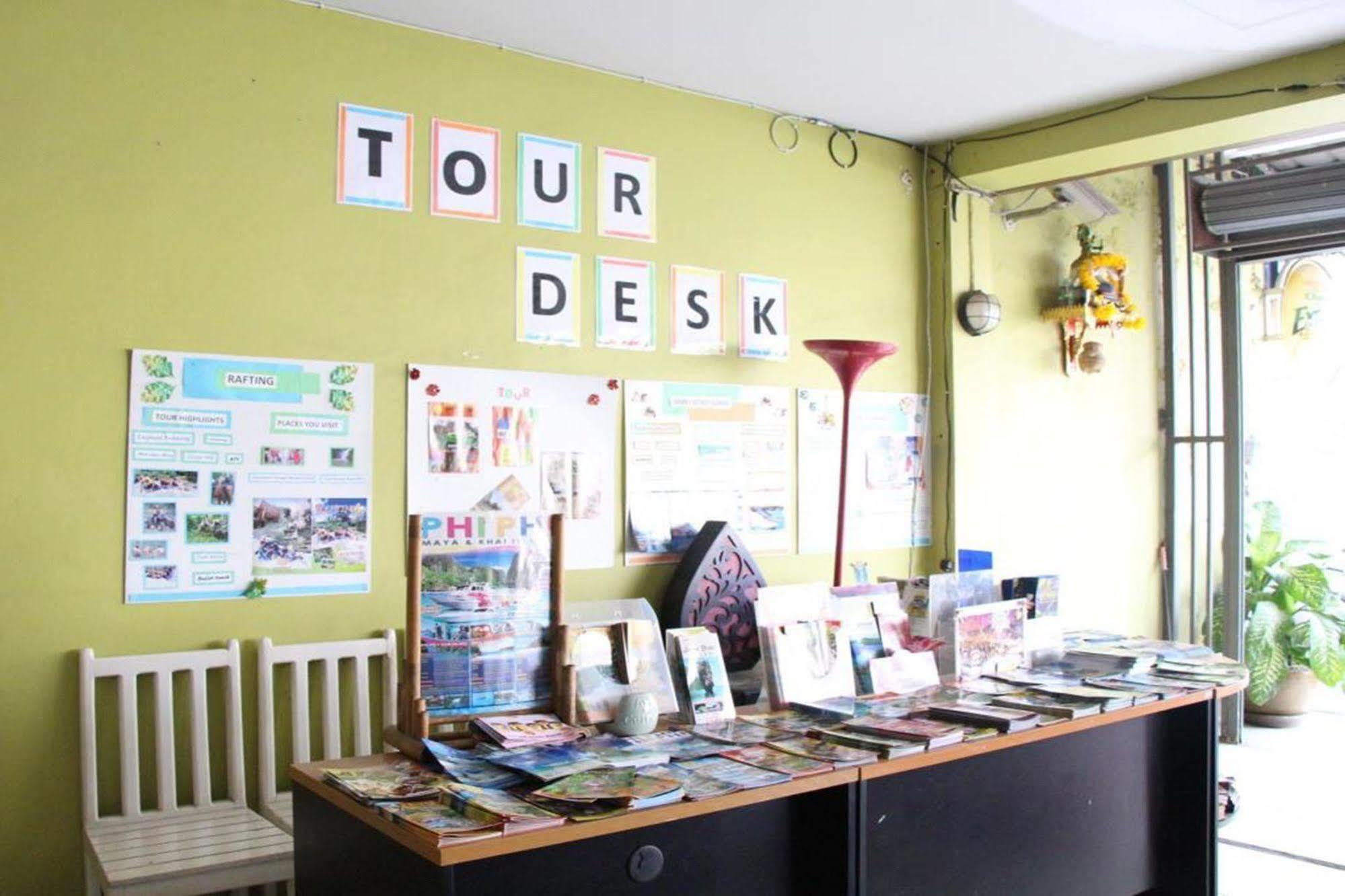 Oyo 1054 Phuket Backpacker Hostel Esterno foto