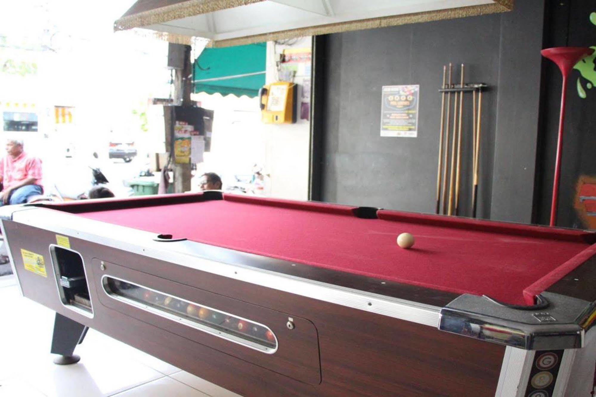 Oyo 1054 Phuket Backpacker Hostel Esterno foto